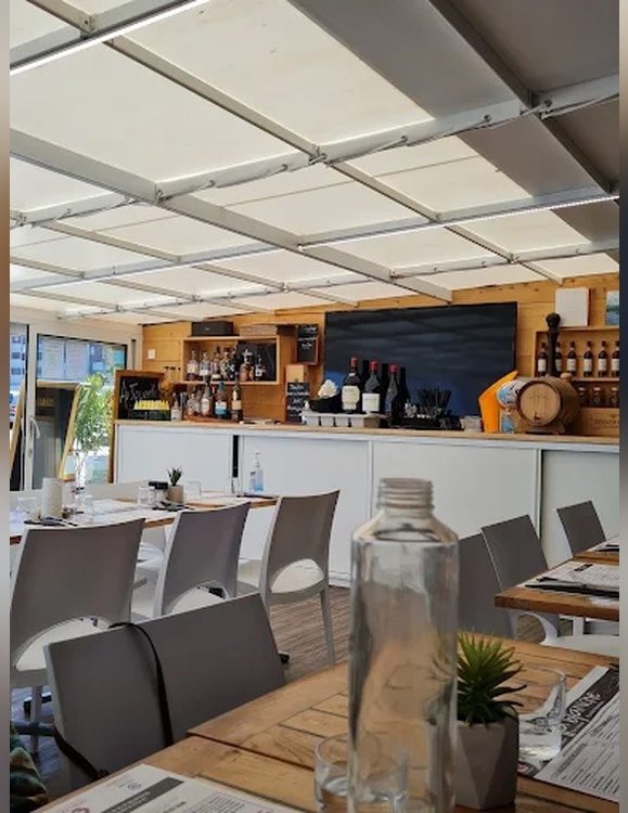 L’espace couvert et son comptoir